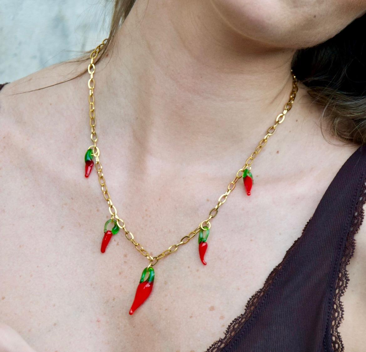 PEPPER POWER - Collier petit & gros piments fermoir coeur